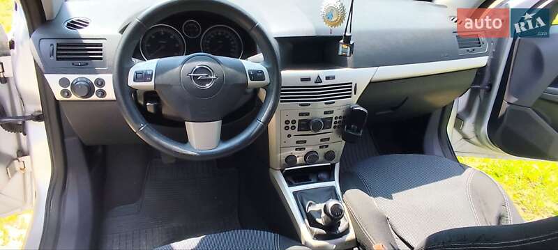 Універсал Opel Astra 2008 в Луцьку