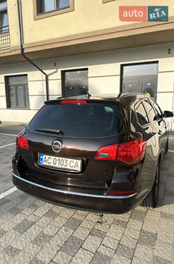 Універсал Opel Astra 2013 в 