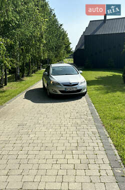 Універсал Opel Astra 2011 в 