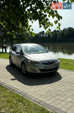 Універсал Opel Astra 2011 в 