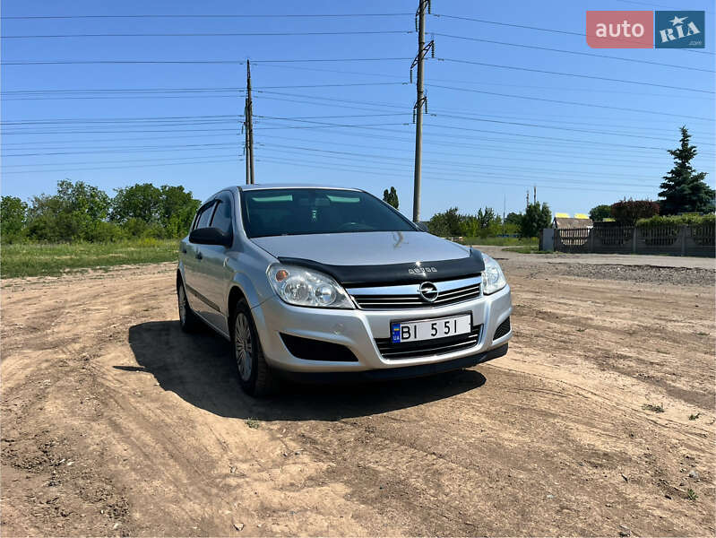 Хетчбек Opel Astra 2008 в Полтаві