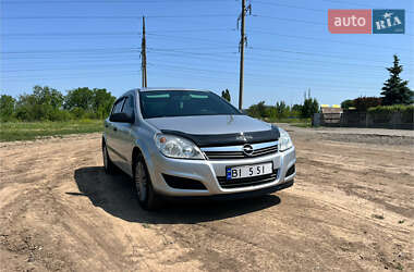 Хэтчбек Opel Astra 2008 в 
