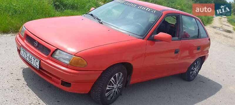 Хэтчбек Opel Astra 1996 в Самборе