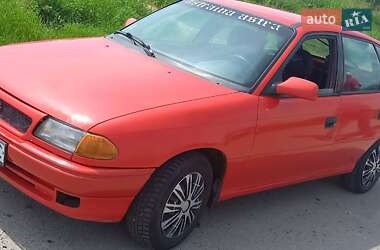 Хэтчбек Opel Astra 1996 в 