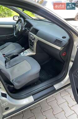 Хэтчбек Opel Astra 2008 в 