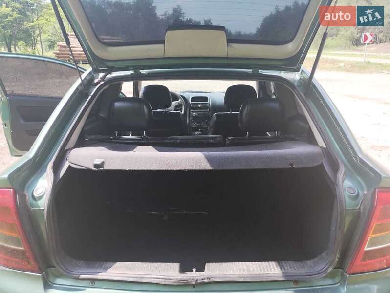 Хетчбек Opel Astra 2000 в Димері