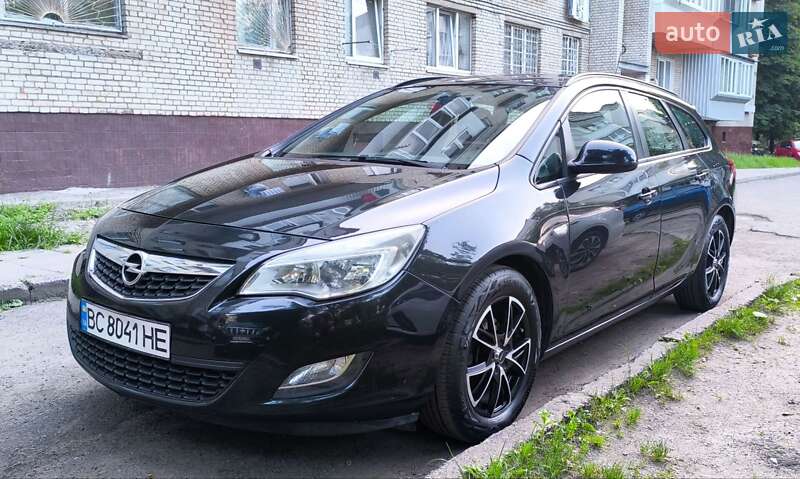Opel Astra 2011