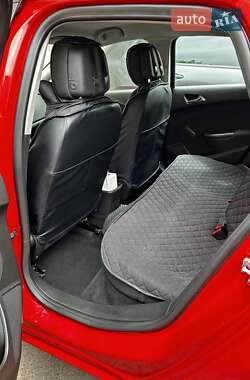 Седан Opel Astra 2014 в Ровно