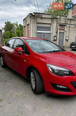 Седан Opel Astra 2014 в Ровно