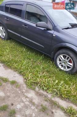 Хэтчбек Opel Astra 2006 в 