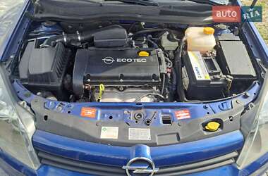 Универсал Opel Astra 2005 в 