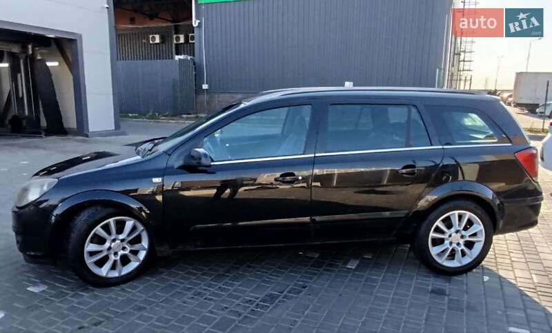 Універсал Opel Astra 2004 в Авангарді