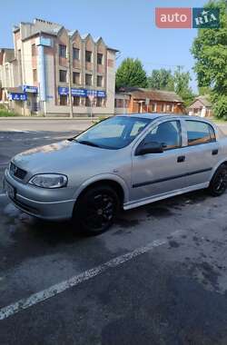 Седан Opel Astra 2006 в Чернигове