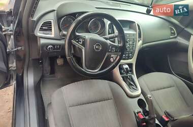Хетчбек Opel Astra 2011 в 