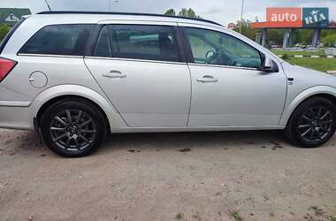 Универсал Opel Astra 2011 в 