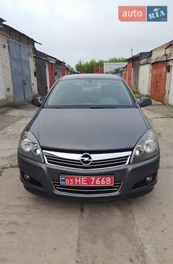 Универсал Opel Astra 2010 в 