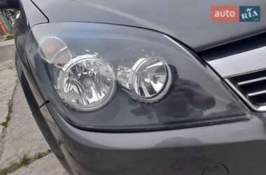 Универсал Opel Astra 2010 в 