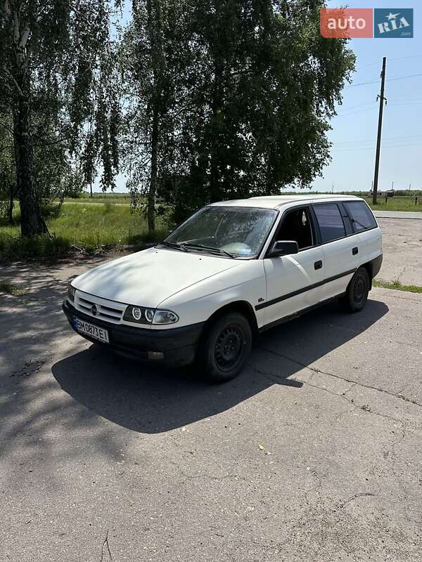 Универсал Opel Astra 1994 в Коропе