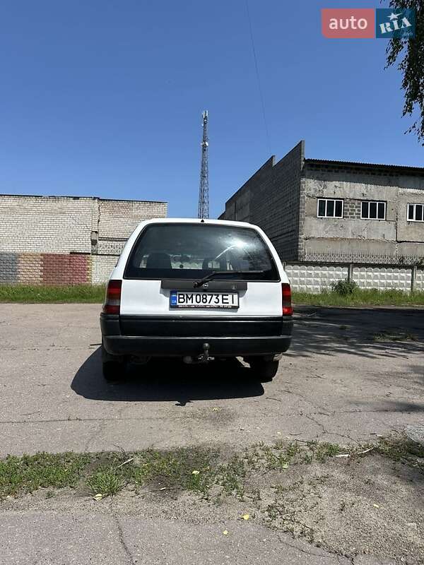 Универсал Opel Astra 1994 в Коропе
