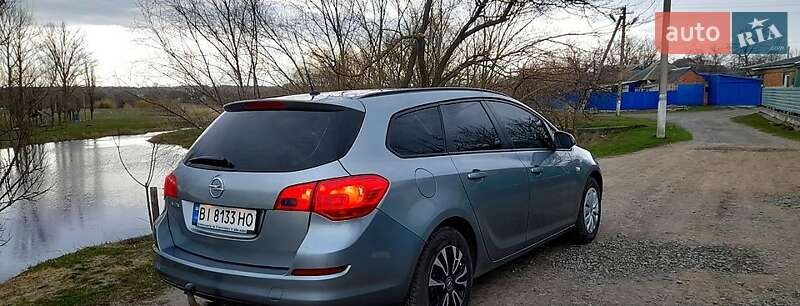 Универсал Opel Astra 2012 в Кобеляках