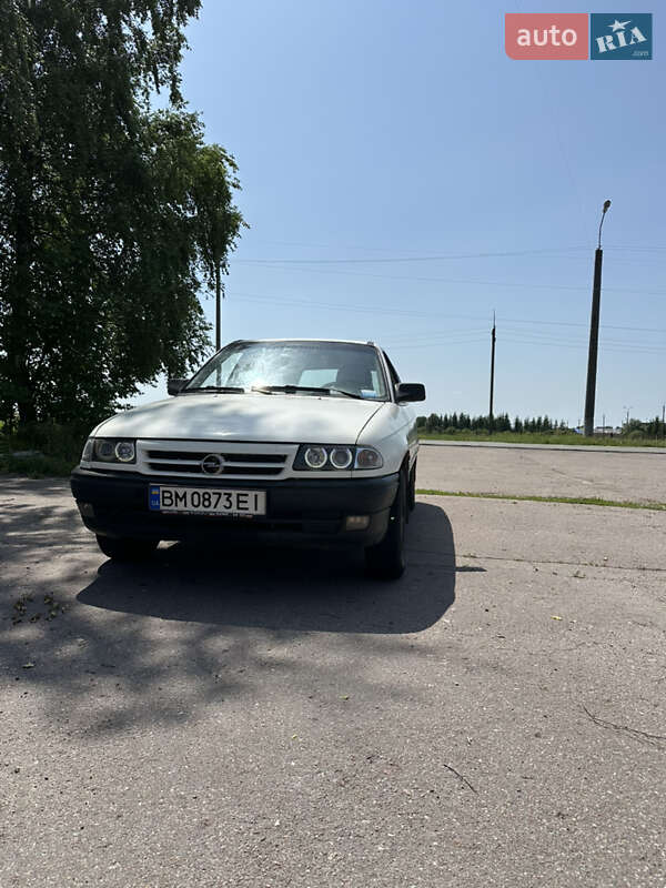 Универсал Opel Astra 1994 в Коропе