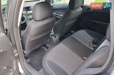 Универсал Opel Astra 2010 в 