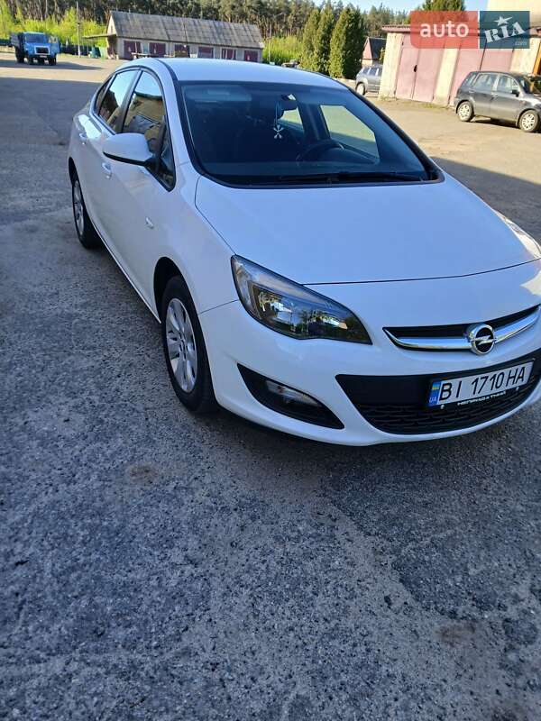 Седан Opel Astra 2020 в 