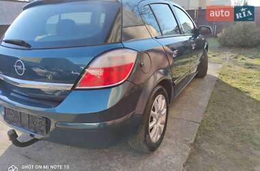 Хэтчбек Opel Astra 2006 в 