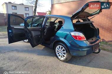 Хэтчбек Opel Astra 2006 в 