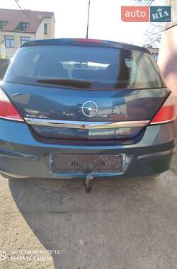 Хэтчбек Opel Astra 2006 в 