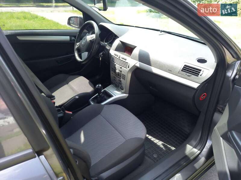 Хэтчбек Opel Astra 2009 в Киеве