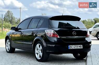 Хэтчбек Opel Astra 2009 в Пустомытах