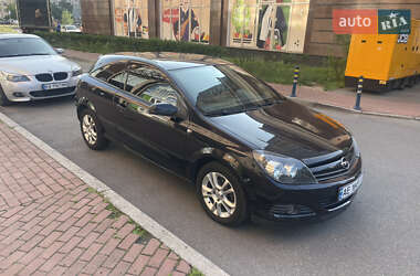 Купе Opel Astra 2005 в 