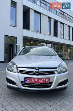 Хэтчбек Opel Astra 2009 в 