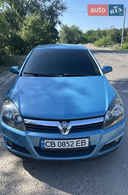 Хэтчбек Opel Astra 2005 в 