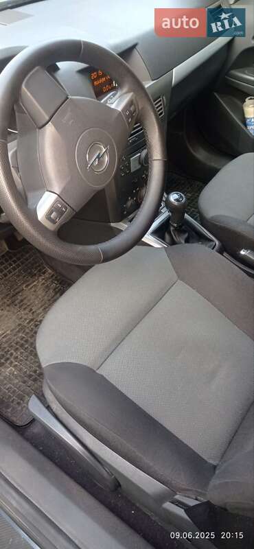 Универсал Opel Astra 2006 в Луцке