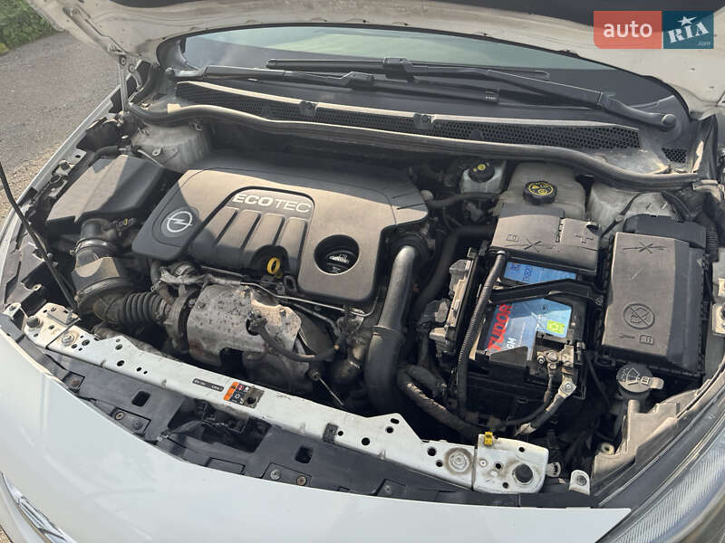 Універсал Opel Astra 2015 в Тернополі