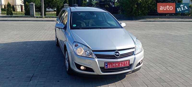 Opel Astra 2010