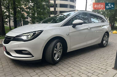 Универсал Opel Astra 2019 в 