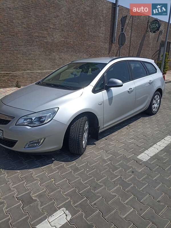 Opel Astra 2011