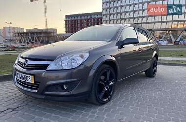 Универсал Opel Astra 2009 в Городке