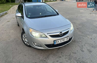 Универсал Opel Astra 2011 в 