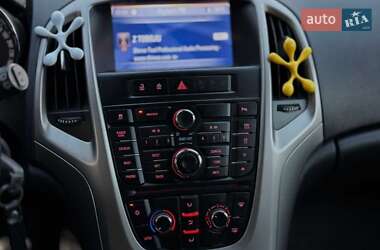 Универсал Opel Astra 2011 в 