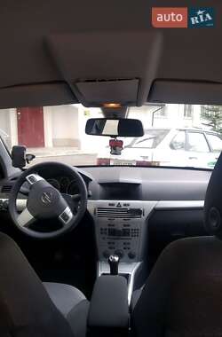 Универсал Opel Astra 2009 в 