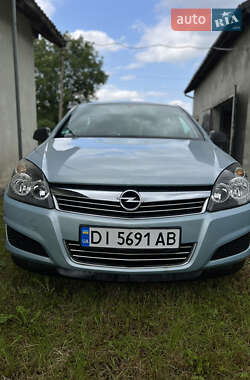 Хетчбек Opel Astra 2009 в Стрию