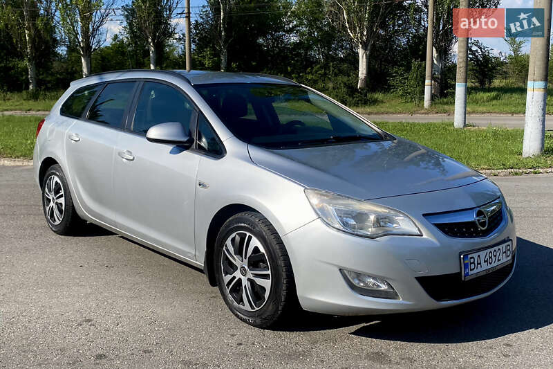 Opel Astra 2011