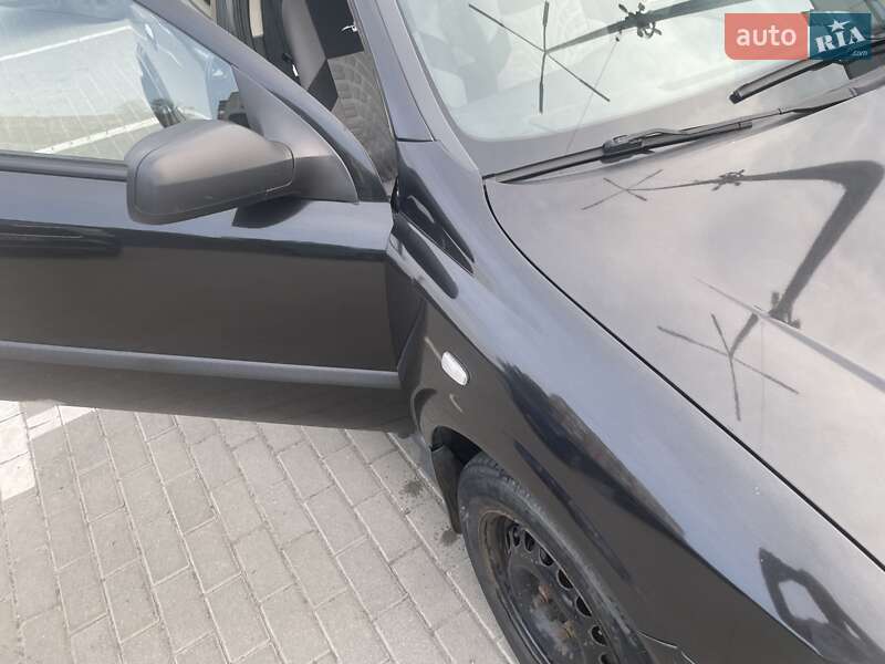 Седан Opel Astra 2008 в Великому Березному