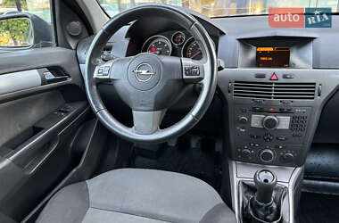 Универсал Opel Astra 2005 в 