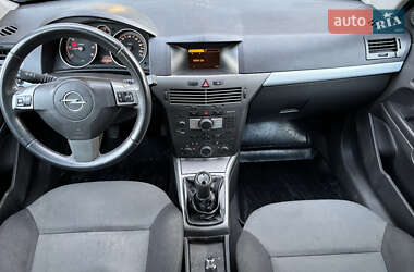 Универсал Opel Astra 2005 в 