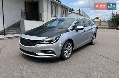 Универсал Opel Astra 2016 в Ровно